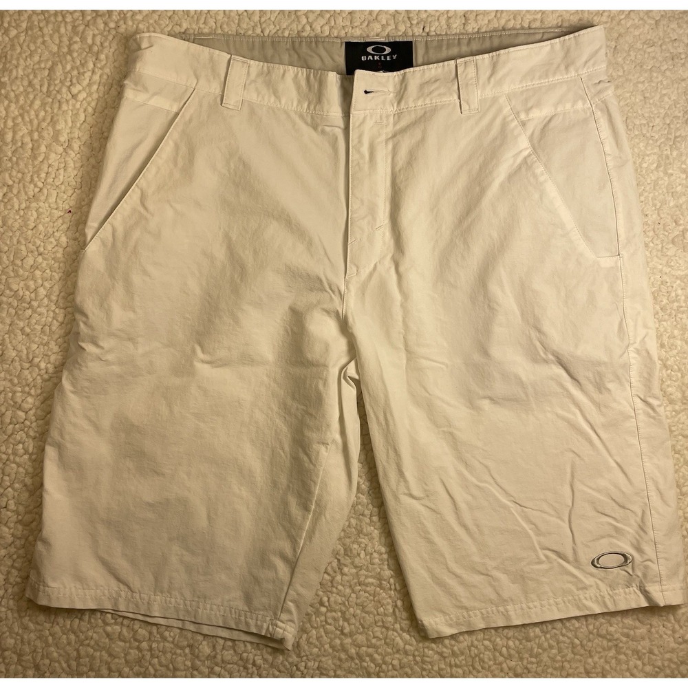 Oakley mens size 40 White chino casual shorts